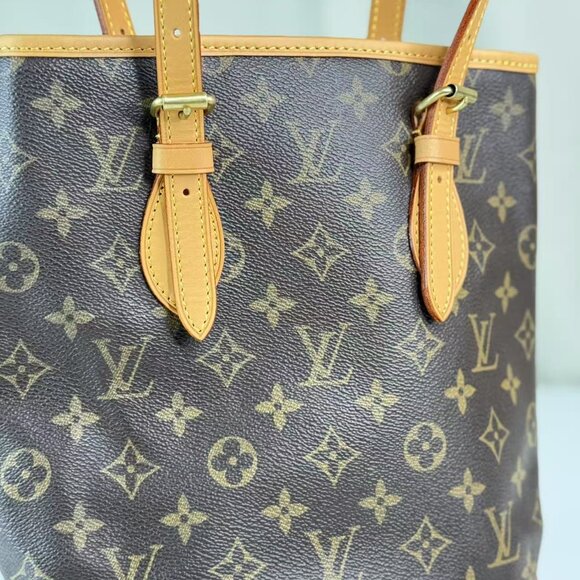 Louis Vuitton Petit Bucket Bag Monogram Canvas - Picture 8 of 9